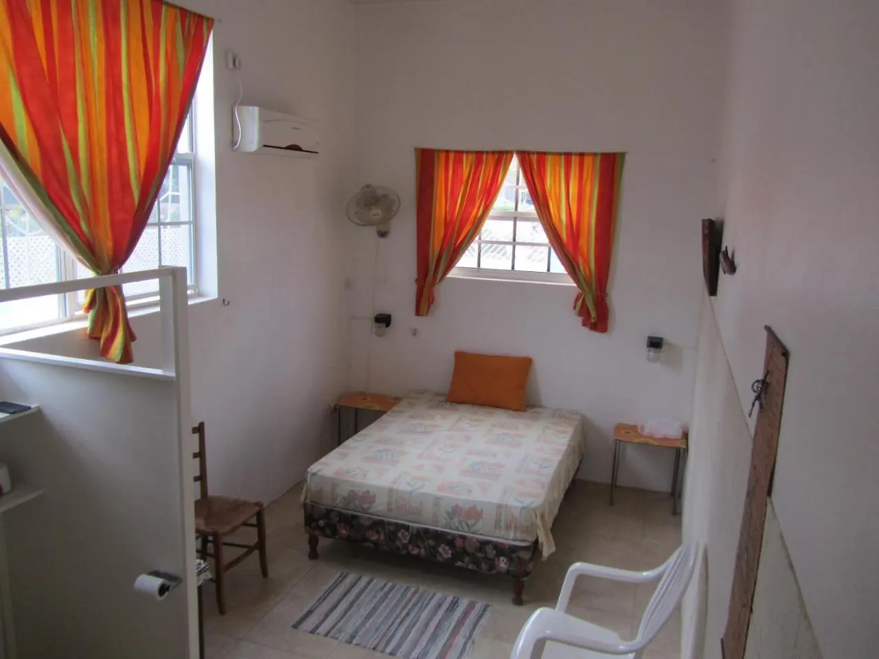 Dolphin Inn Guesthouse & Apartments Christ Church 0*,