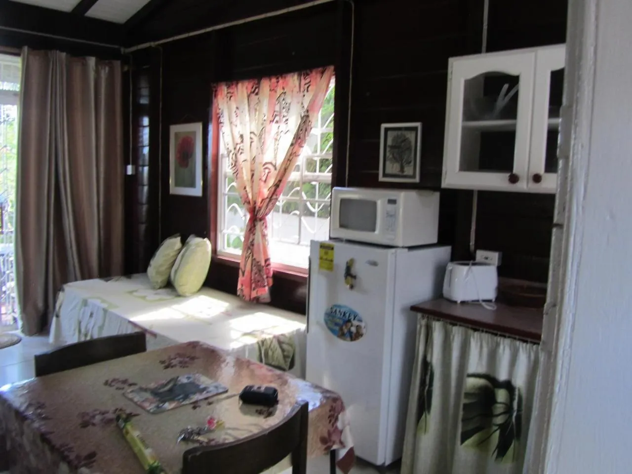 Dolphin Inn Guesthouse & Apartments Christ Church Barbados