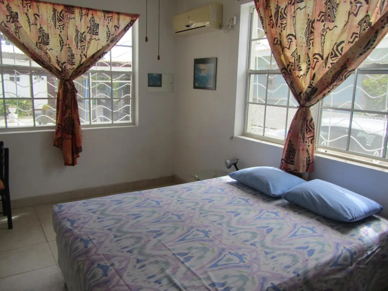 Dolphin Inn Guesthouse & Apartments Christ Church Guest house