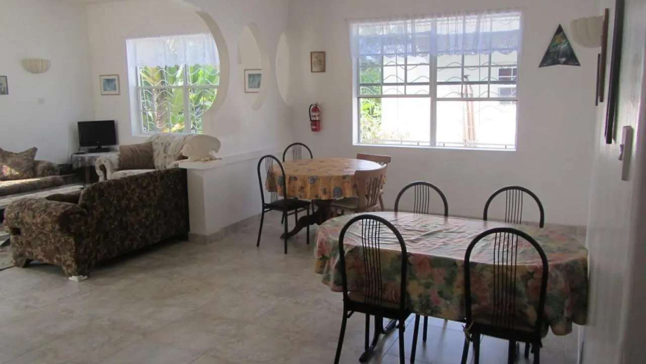 Guest house Dolphin Inn Guesthouse & Apartments Christ Church