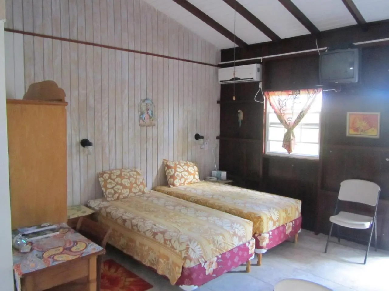Guest house Dolphin Inn Guesthouse & Apartments Christ Church