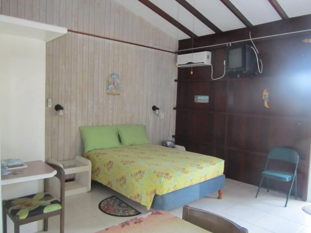 Dolphin Inn Guesthouse & Apartments Christ Church Guest house