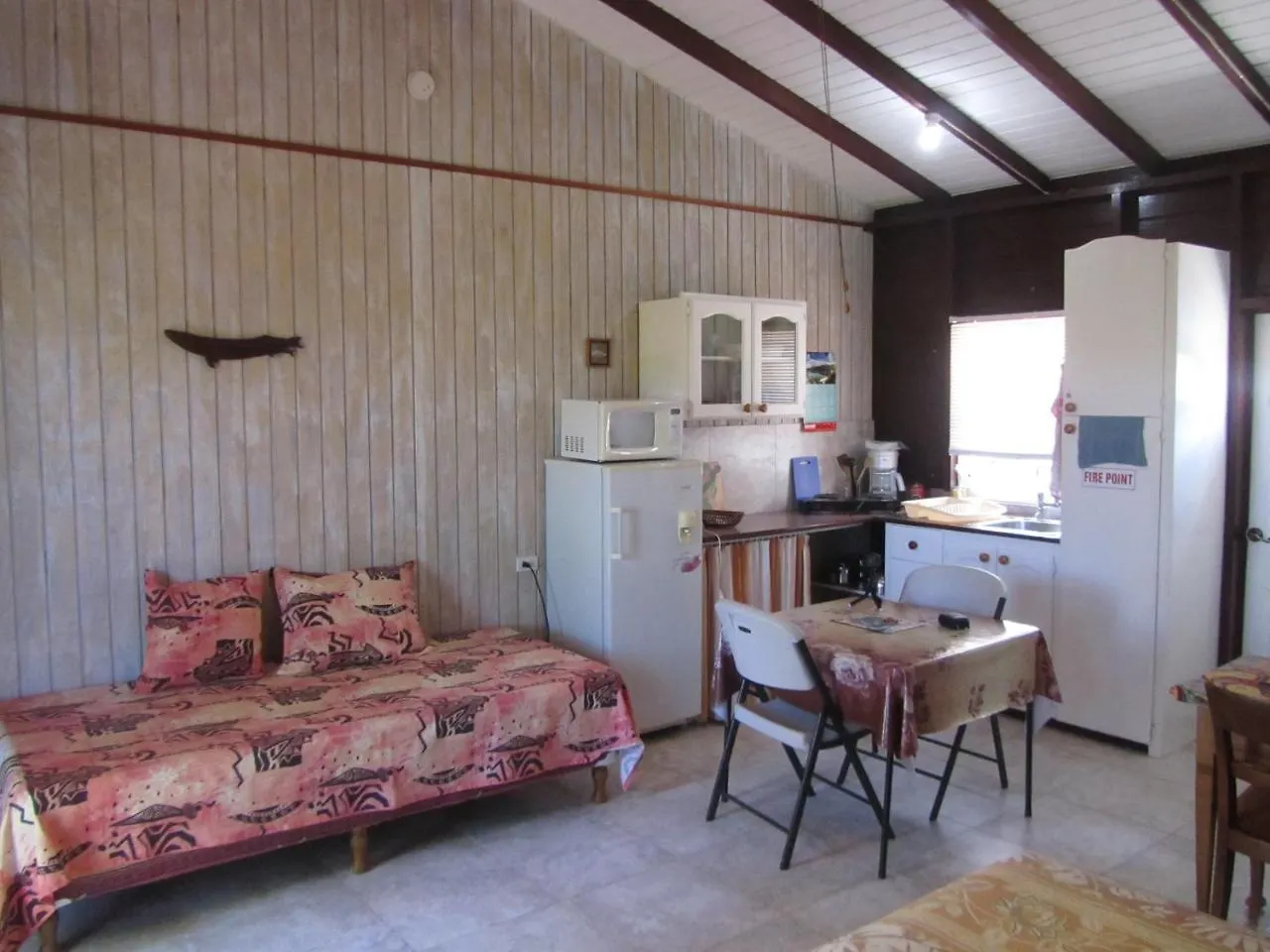 Dolphin Inn Guesthouse & Apartments Christ Church Guest house